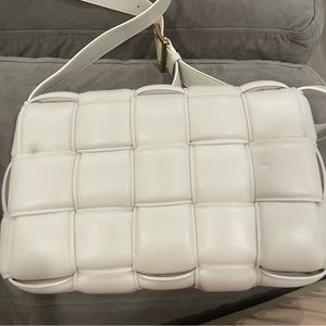 Bv fashion bag biege measurements 11x7”